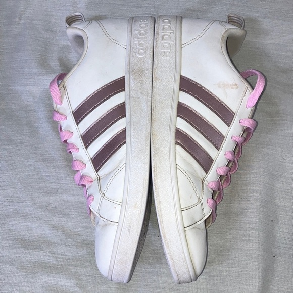 Adidas Women's size 8 White Sneakers with shimmery Pink Stripes - Picture 7 of 16